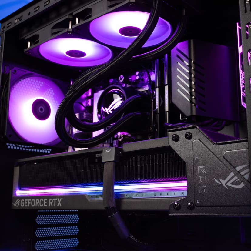 ASUS ROG G700 AMD Ryzen 7 32GB 2000GB RTX 5090