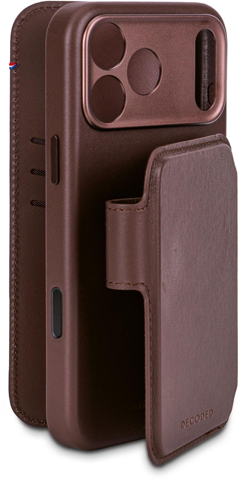 Decoded Leather Detachable Wallet iPhone 17 Pro Max Bruin