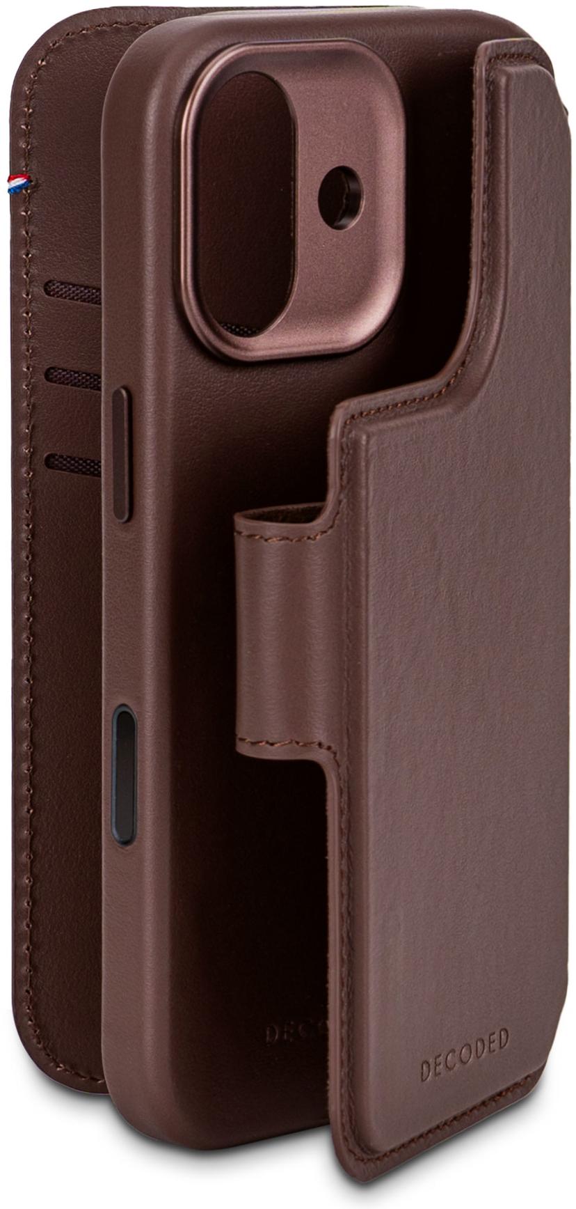 Decoded Leather Detachable Wallet iPhone 17 Bruin