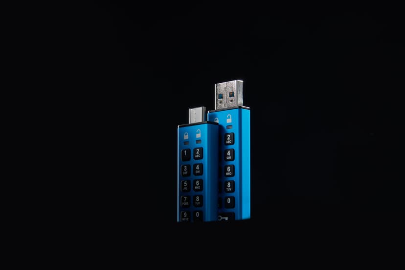 Kingston IronKey KeyPad 200 512GB USB-C Sininen
