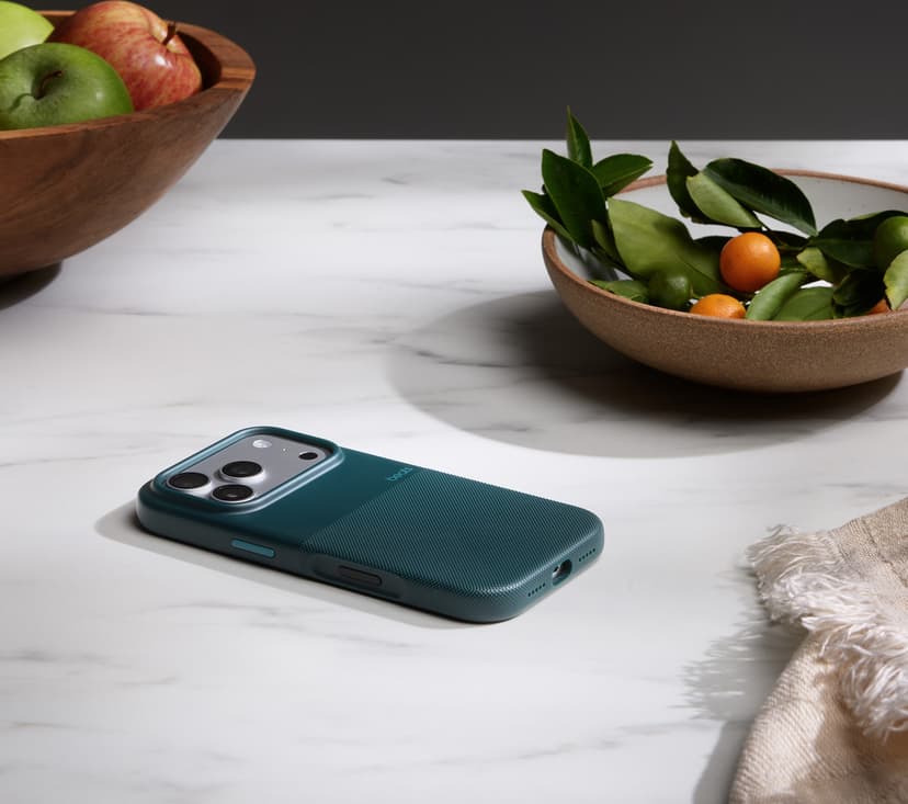 Apple Beats Rugged Case with MagSafe and Camera Control iPhone 17 Pro Blå