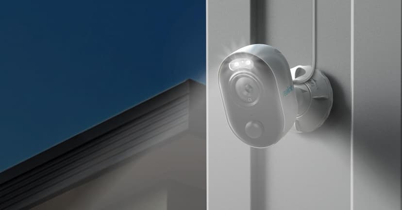 Reolink Lumus 4MP Wi-Fi-kamera for utendørsbruk med LED-spotlys