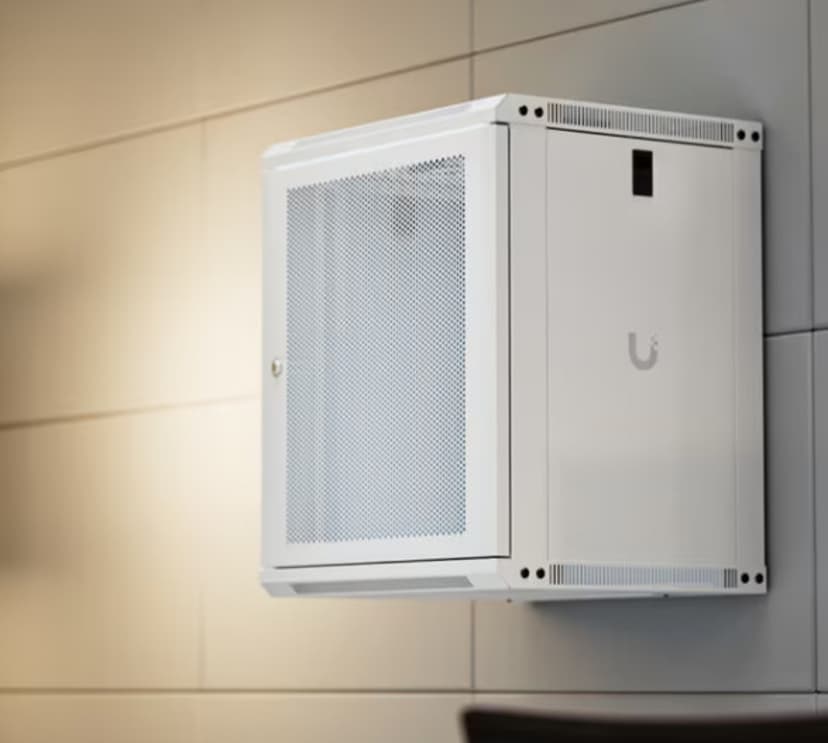 Ubiquiti 19" Rack Cabinet 12 U 45 cm Med Perforeret Dør