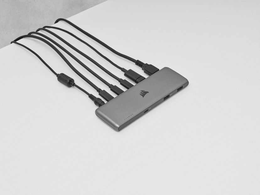 Corsair USB100 USB 3.2 Gen 1 (3.1 Gen 1) Type-C Black - (Löytötuote luokka 2) USB-C 3.2 Gen 1 (3.1 Gen 1)