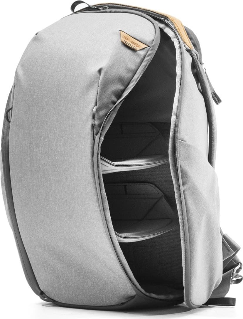 Peak Design Everyday Backpack 20L Zip - (Löytötuote luokka 2) Harmaa