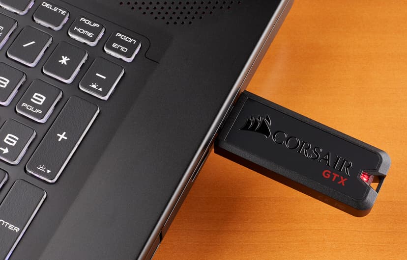 Corsair Flash Voyager GTX 1000GB USB-A Zwart