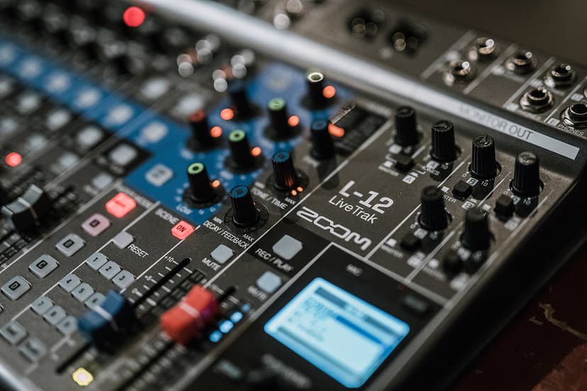 Zoom Livetrak L-12 Mixer - Digital mikser med 12 kanaler