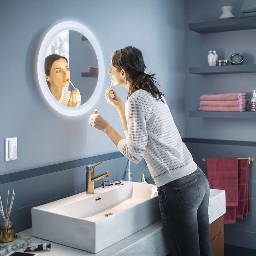 Hue mirror light outlet