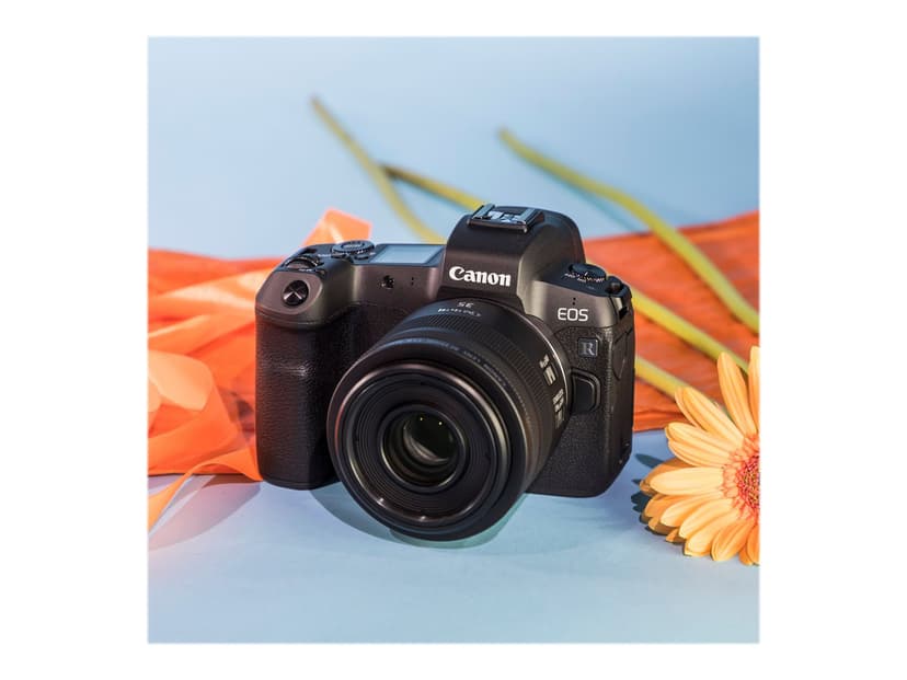 Canon RF 35mm f/1.8 MACRO IS STM