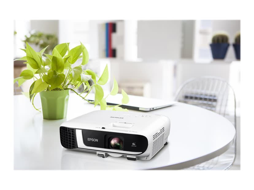 Epson EB-FH52