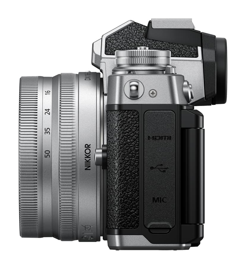 Nikon Z fc + Z DX 16-50 mm f/3.5-6.3 + Z DX 50-250 f/4.5-6.3 kit