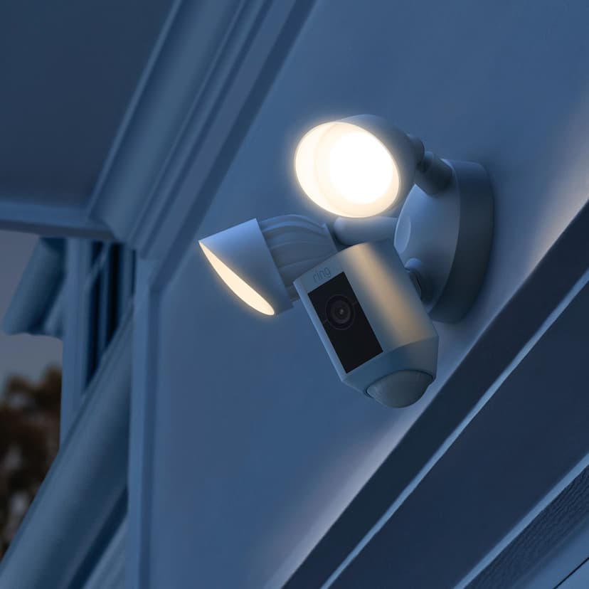 Ring Floodlight Cam Wired Plus - Valkoinen