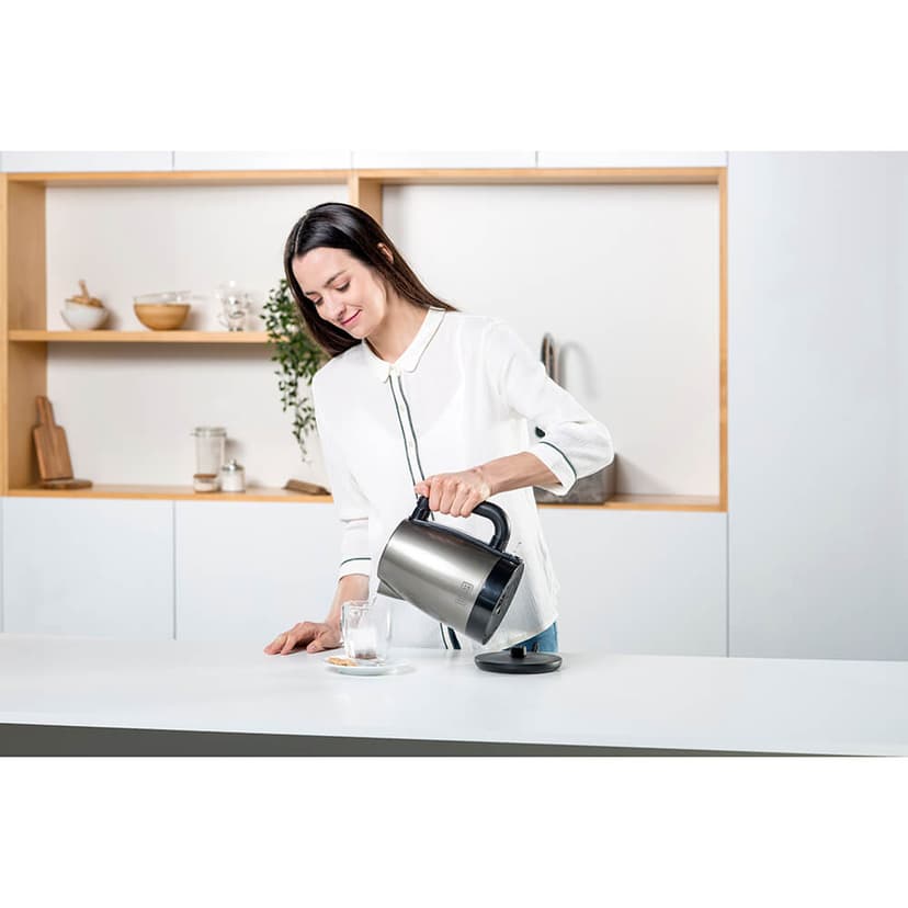 Black & Decker Vedenkeitin 1,2 l harjattua terästä