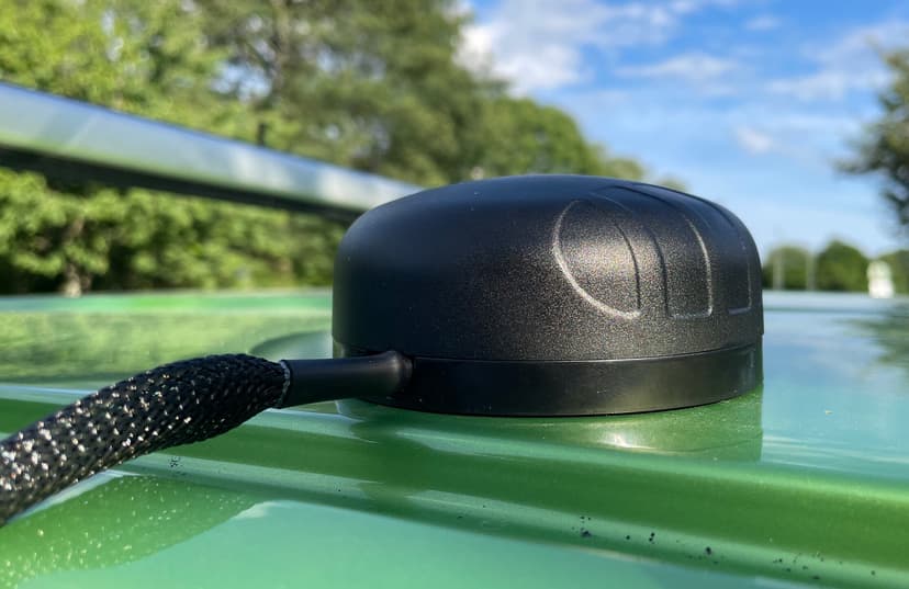 Poynting PUCK-5 ympärisäteilevä antenni, 2G/3G/4G/5G 2X2 MIMO, WiFi, Bluetooth ja GPS, musta