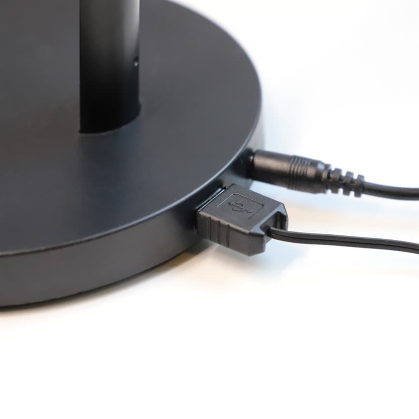 Forming Function Desk Lamp Niila Black