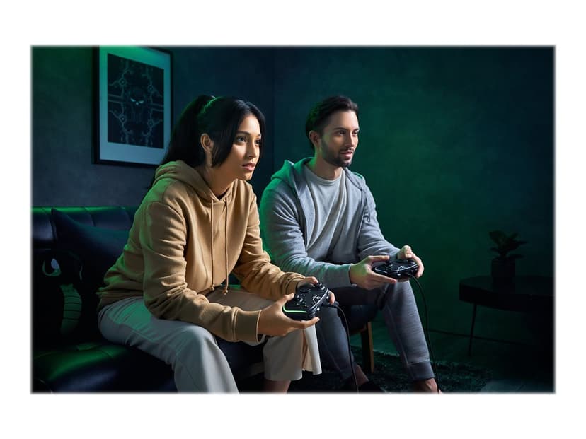 Razer Wolverine V2 Chroma Sort Gamepad Analog Xbox Series S, Xbox Series X Svart
