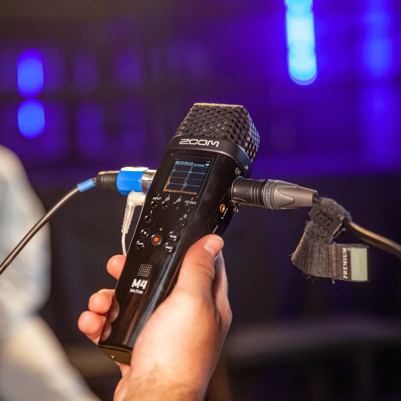 Zoom M4 MicTrak Portabel Inspelare med 4 Spår