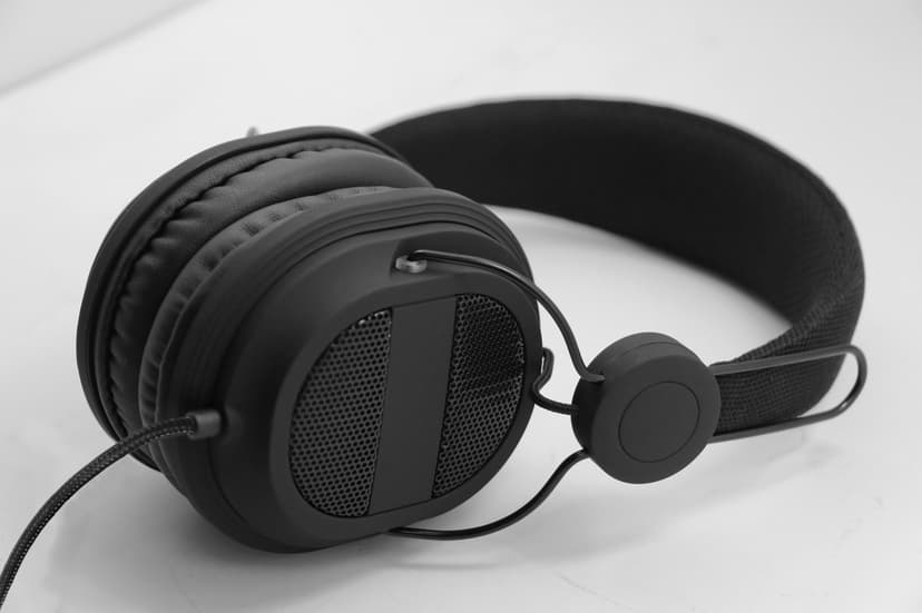 Voxicon OVER-EAR HEADPHONE 822B Stereo Musta