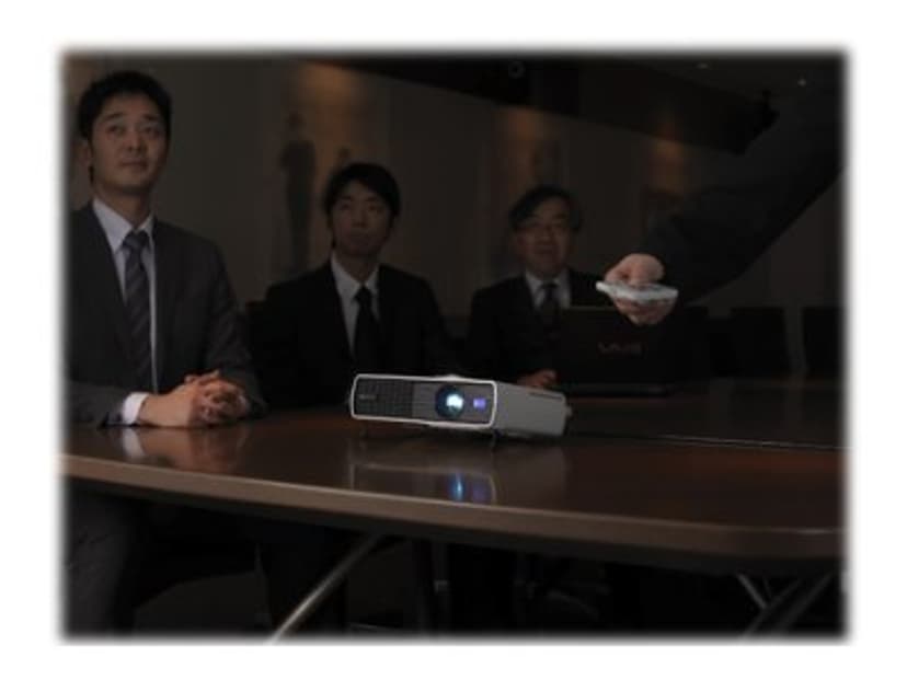 Sony VPL DX15 LCD-projektor