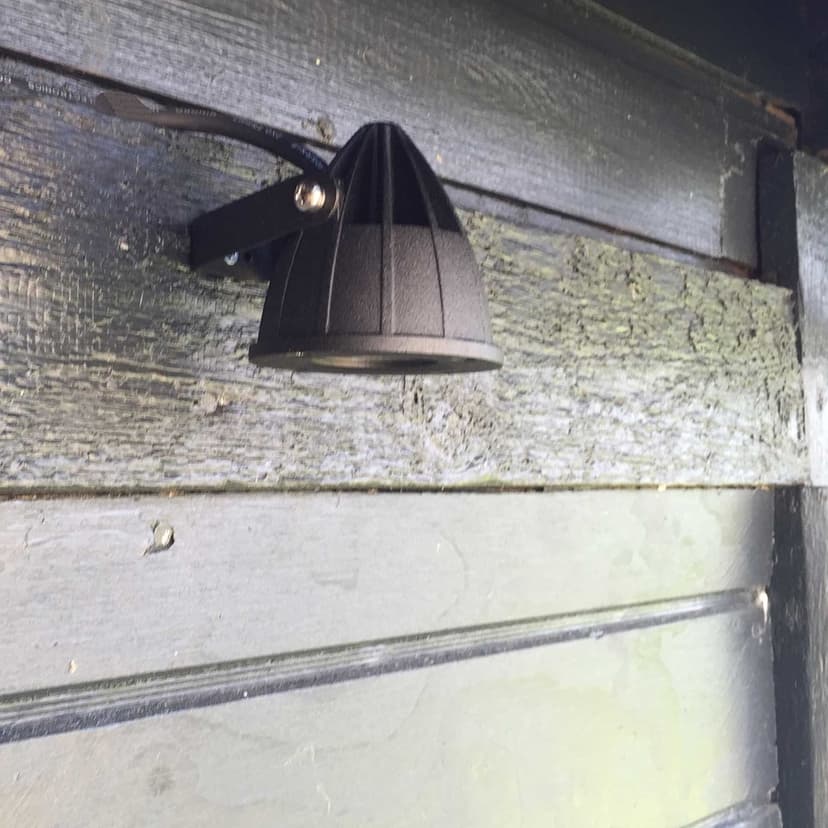 LightsOn Luminus Hagespot Svart