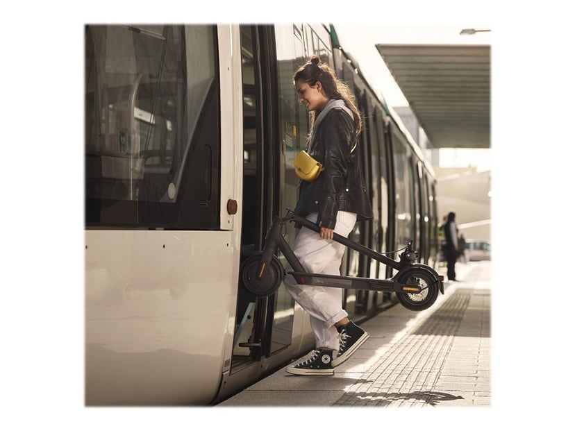 Xiaomi Mi Electric Scooter Essential Black | Dustinhome.fi