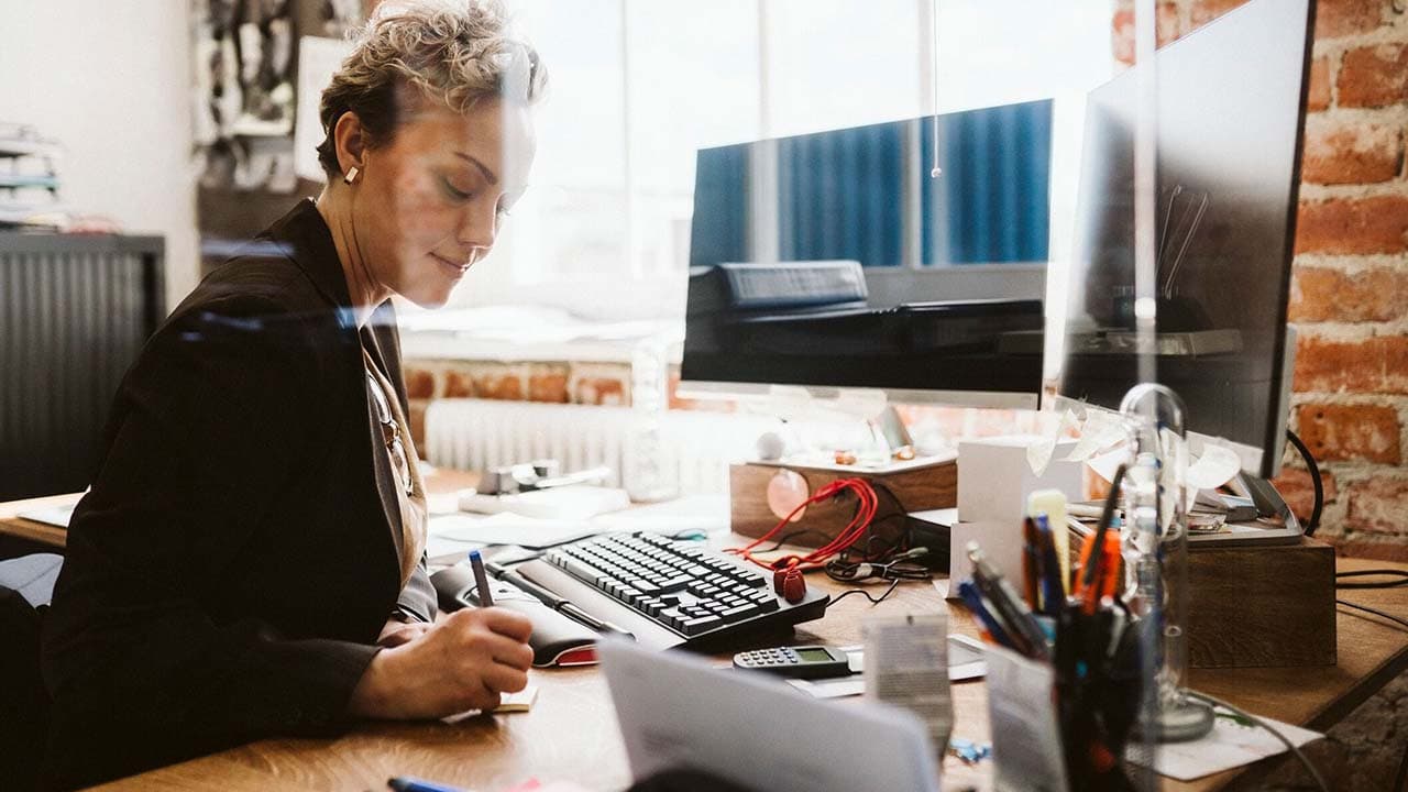 Top 5 pöytätietokoneet yrityksille vuonna 2026