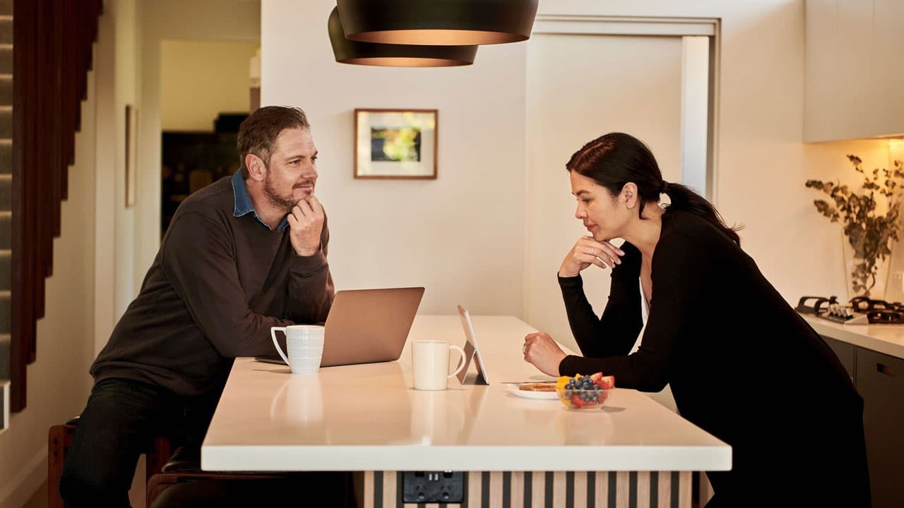 White paper: Den nye digitale arbejdsplads – viden fra fem eksperter