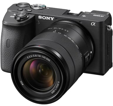 Sony Sony A6600 + 18-135mm 