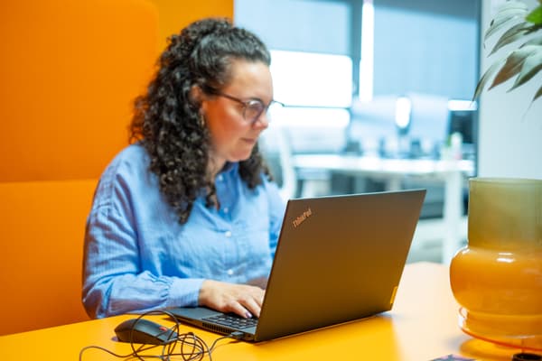 Dustin rust studenten en medewerkers van Zadkine uit met Lenovo-hardware