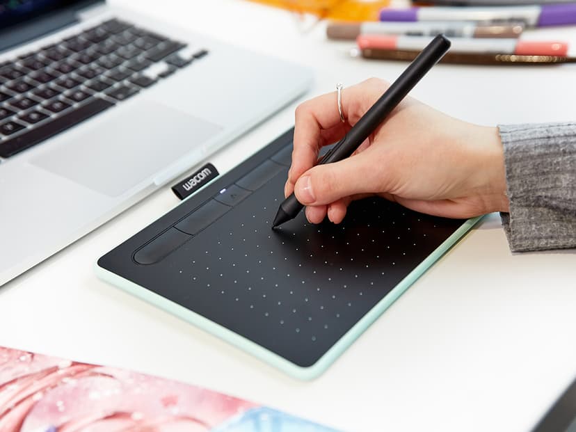 Wacom Intuos Pen Tablet Bluetooth Small Black/Green Ritplatta