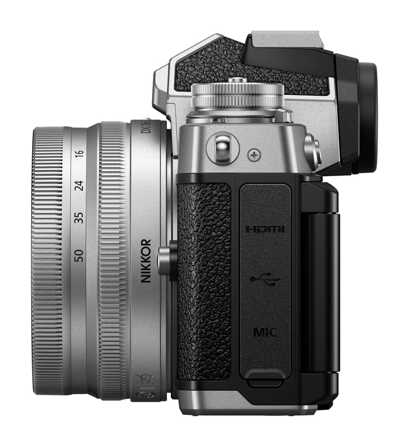 Nikon Z fc + Z DX 16–50 mm f/3,5–6,3 sett