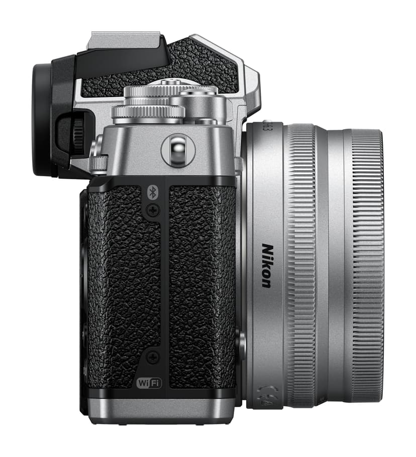 Nikon Z fc + Z DX 16–50 mm f/3,5–6,3 sett
