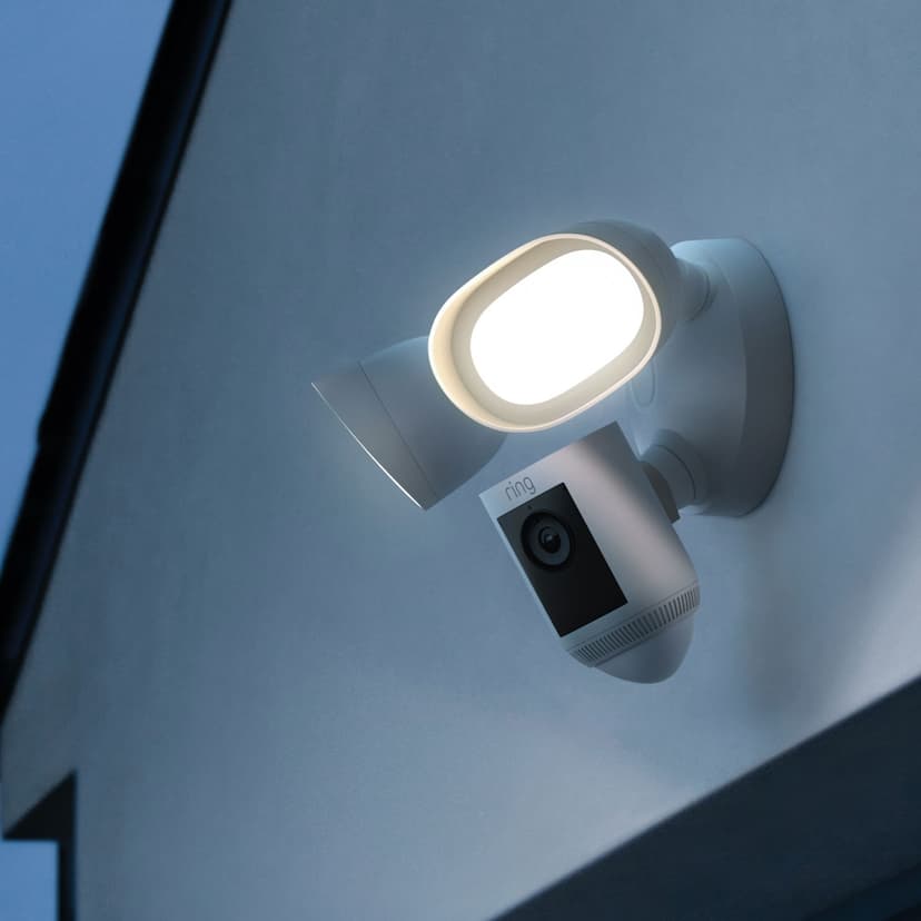 Ring Floodlight Cam Wired Pro - Valkoinen