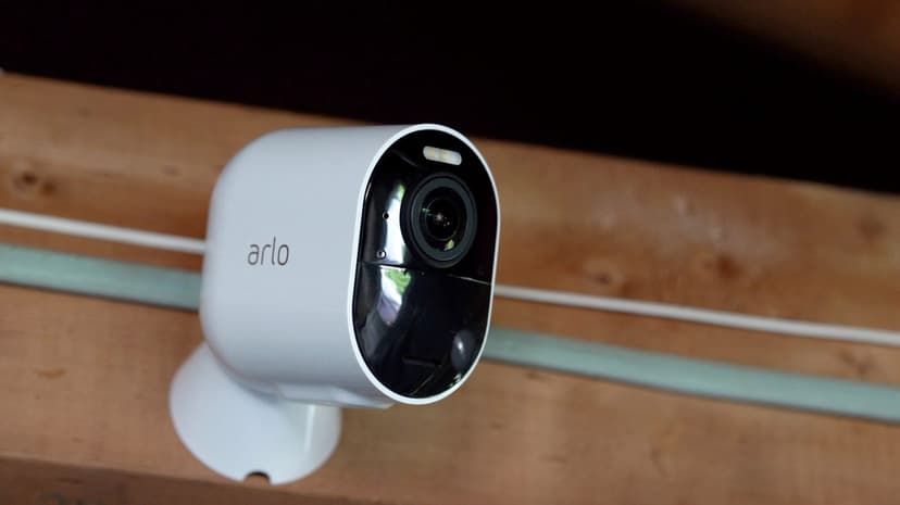 Arlo Ultra 2 trådlös övervakningskamera 3-pack, Vit
