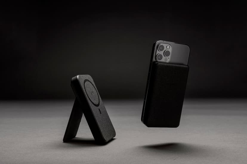 Mophie snap+ juice pack stand 10000milliampere hour Musta