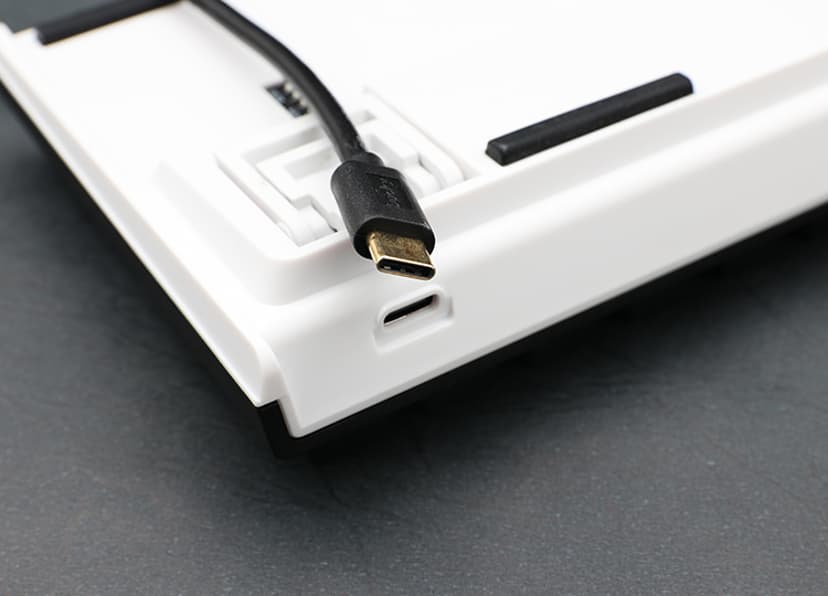 Ducky One 2 SF RGB Kablet Nordisk Hvit, Svart Tastatur