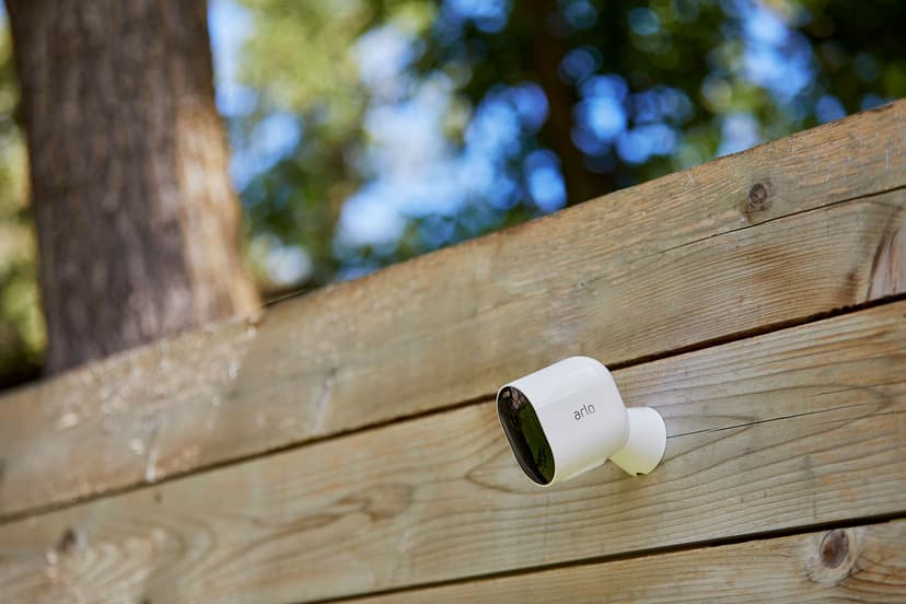 Arlo Pro 4 trådlös övervakningskamera 3-pack, Svart