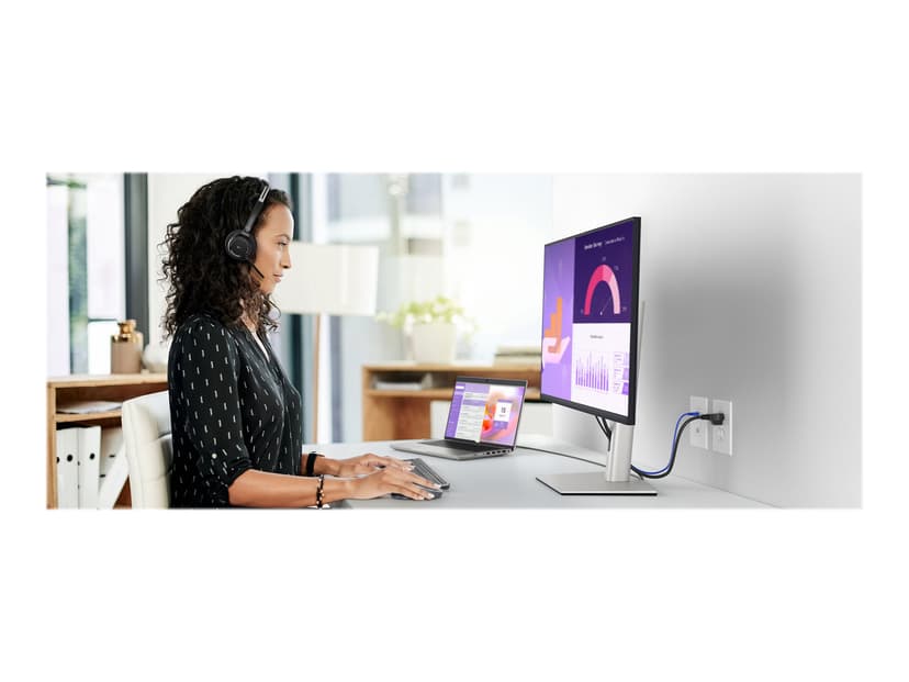 Dell P3223QE 31.5" 3840 x 2160 16:9 IPS 60Hz