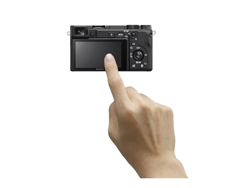 Sony Alpha 6400 + E 18-135mm F3.5-5.6 OSS