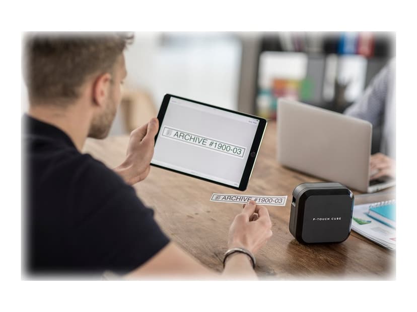 Brother P-Touch Cube Plus PT-P710BT Svart