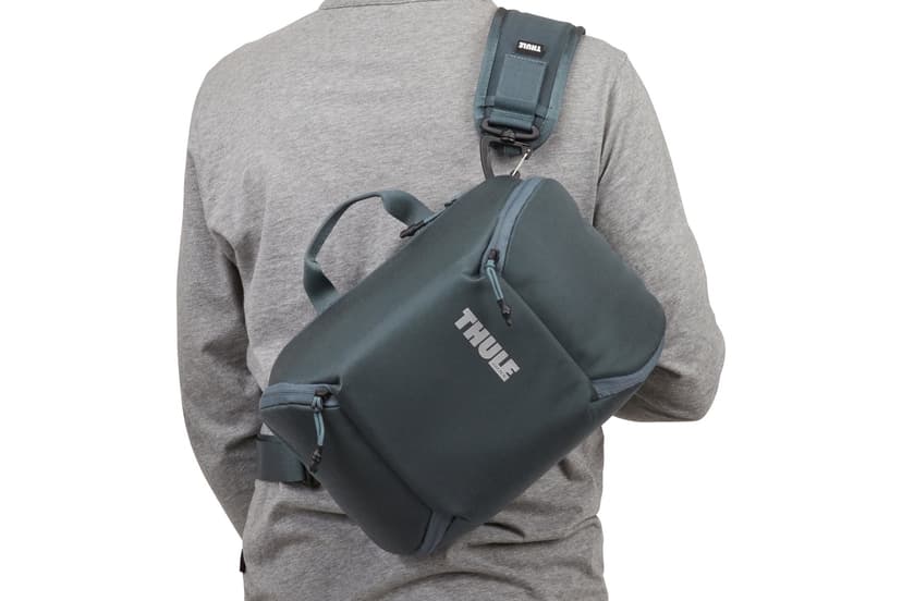 Thule Covert DSLR Backpack 24L Harmaa