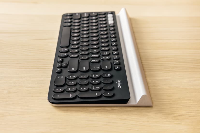 Logitech K780 Multi-Device Trådløs Tastatur Nordisk Hvit, Svart